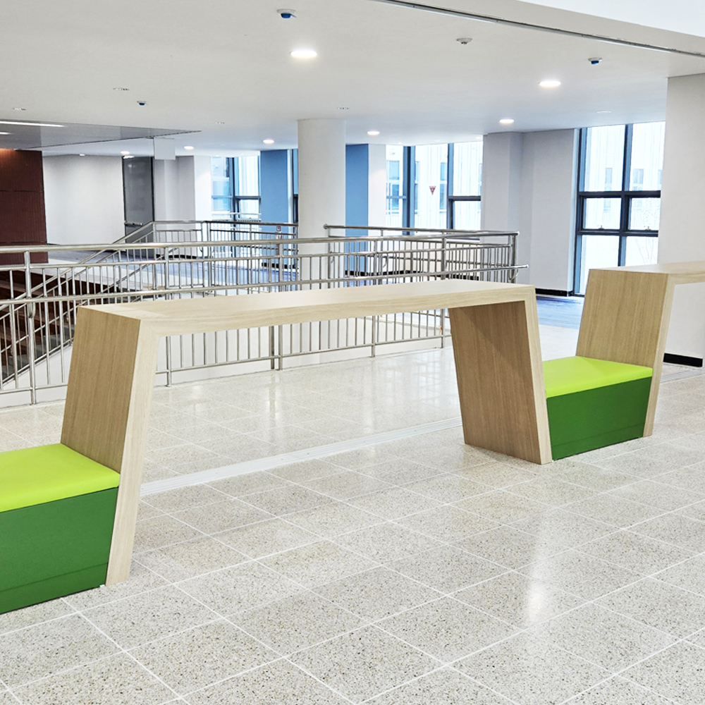 [춘천기계 고등학교] 학교 복도 긴 벤치 의자